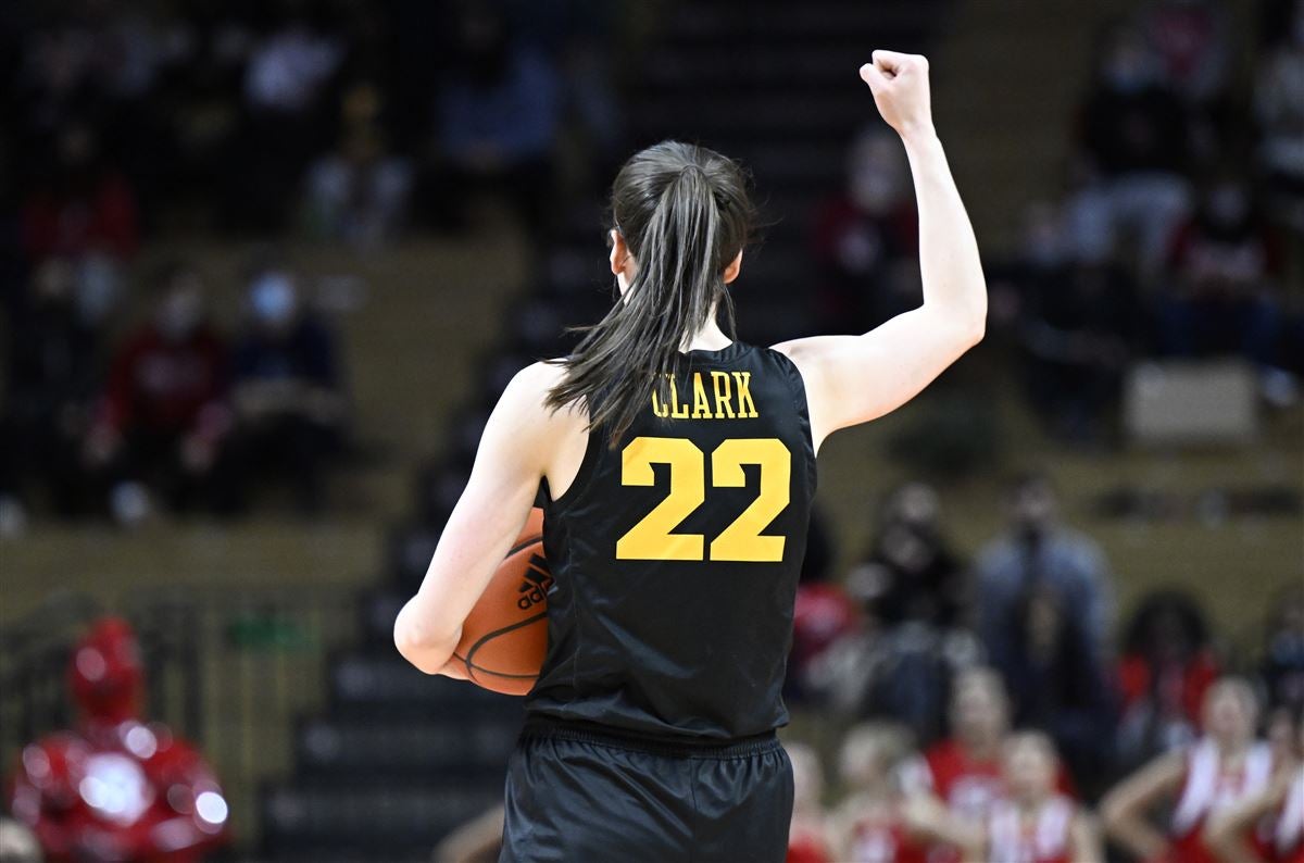 Women's college basketball: The 10 reasons why Iowa's Caitlin Clark is one  of the best players in the nation