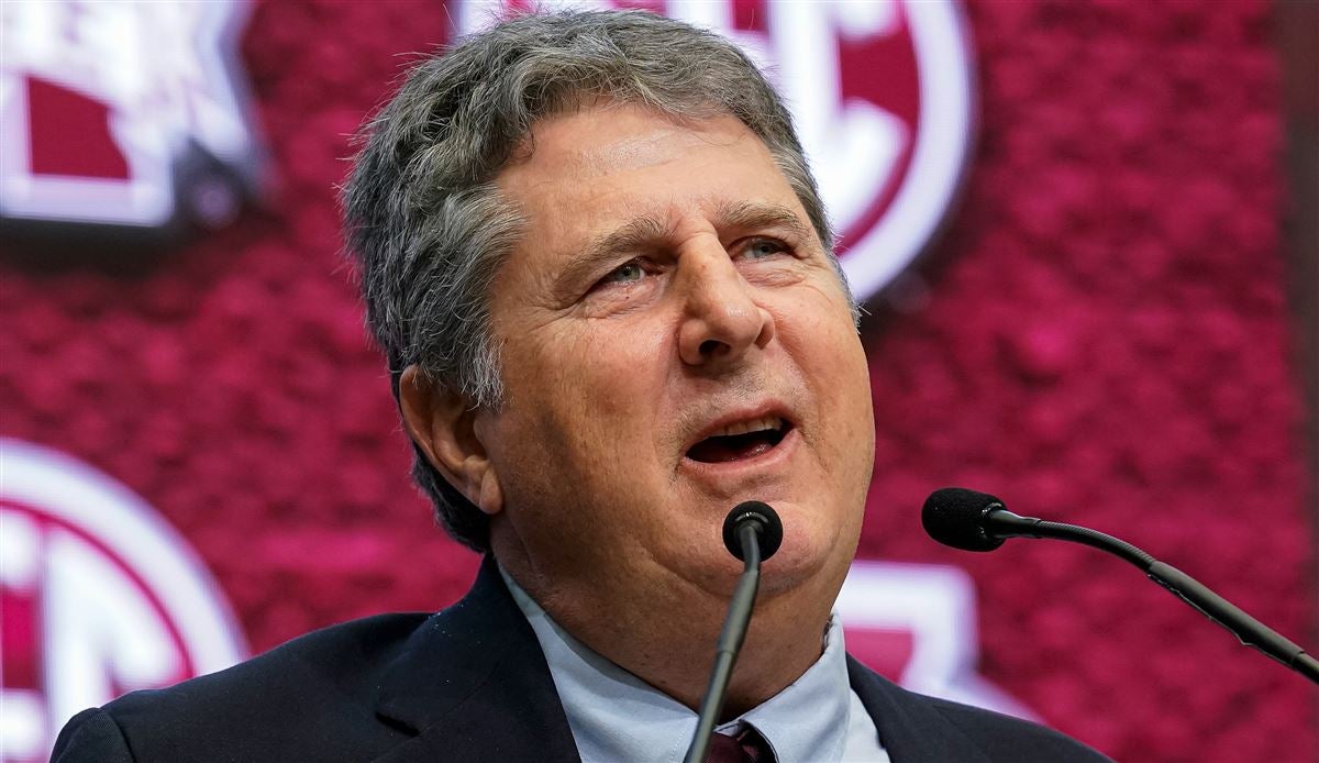 Mike Leach mourned by college football community after Mississippi State coach's death