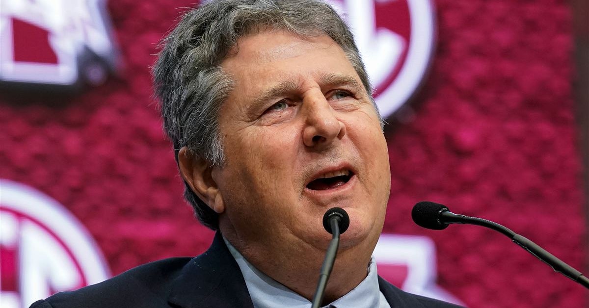 Mike Leach mourned by college football community after Mississippi State coach's death