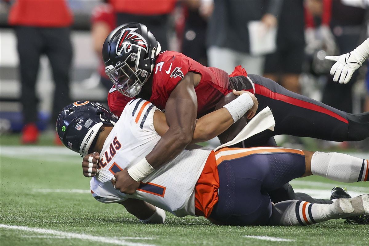 Bears offensive line turns in mistake-laden performance against the Falcons