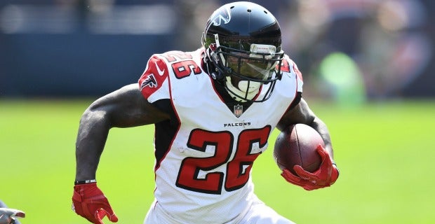 Atlanta Falcons cornerback Blidi Wreh-Wilson (33) in action during