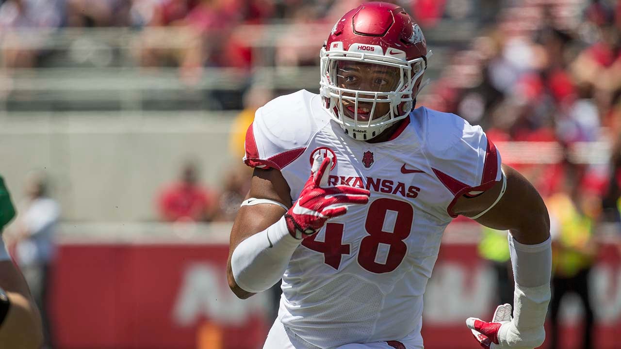 Dallas Cowboys Could Look to Add Former Razorback Tight End at Tackle -  Sports Illustrated All Hogs News, Analysis and More