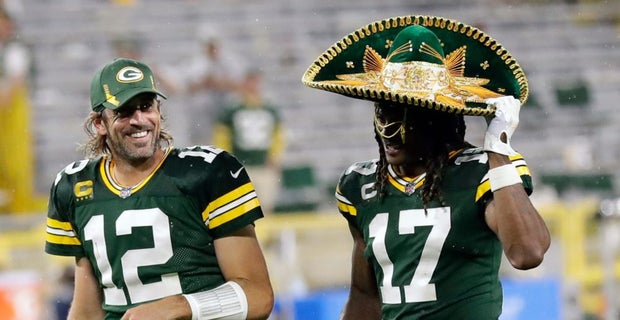 Packers franchise tag Davante Adams, sending Aaron Rodgers a message