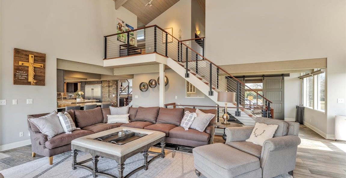 LOOK: Inside former Eagles QB Carson Wentz's house for sale