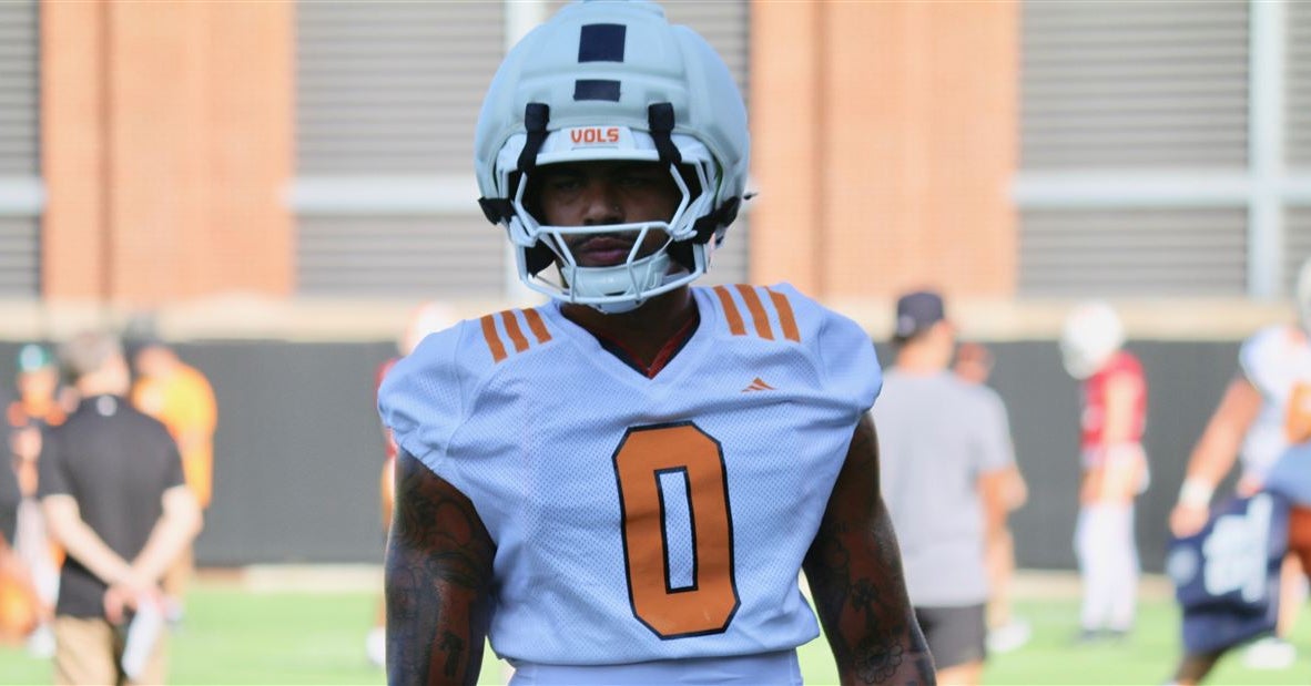 Alec Abeln explains why Vols TE Ethan Davis sat out Thursday's practice