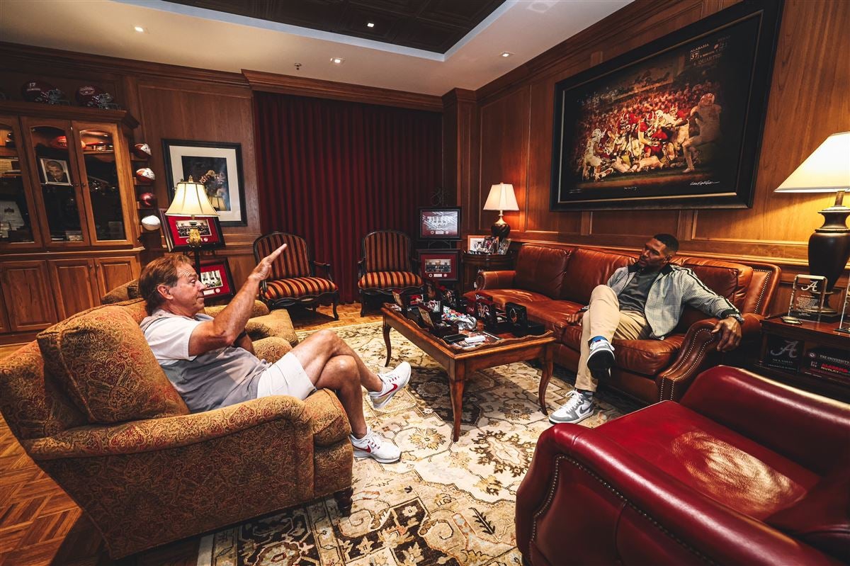 Before, After Photos Of Nick Saban's Office At Alabama Renovated For ...