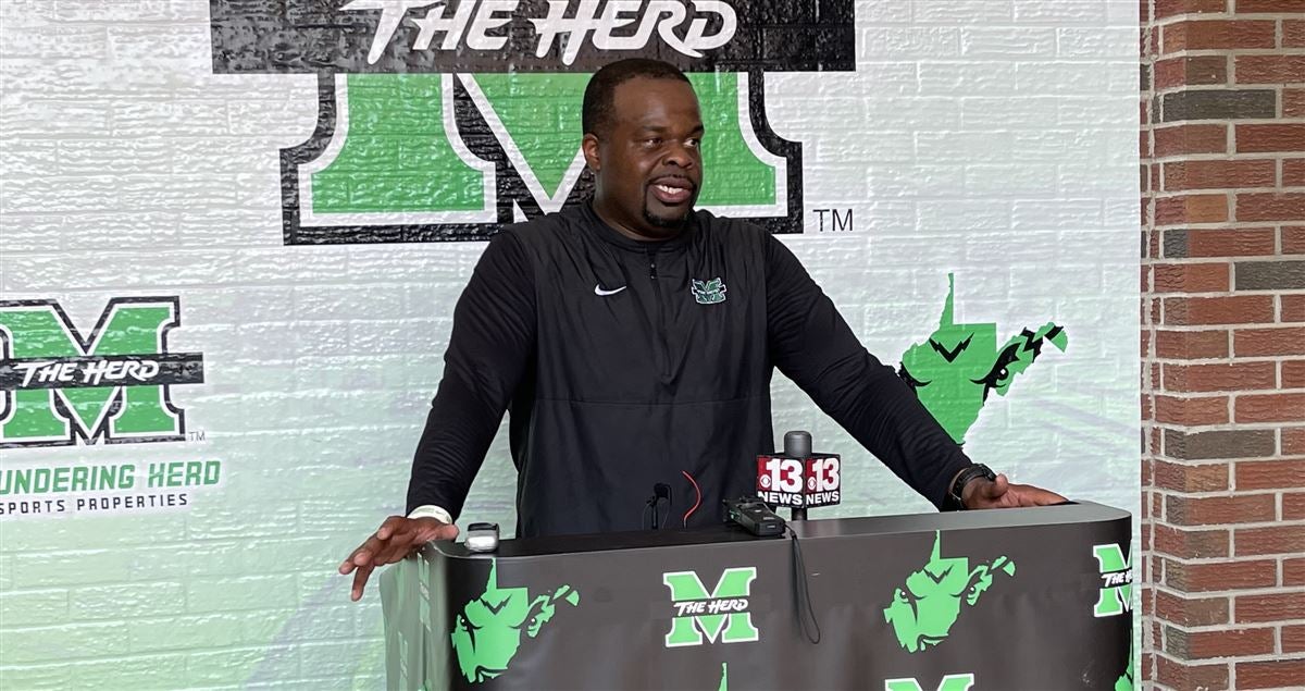 Watch Charles Huff On O Line And Running Back Battles In Preseason Camp