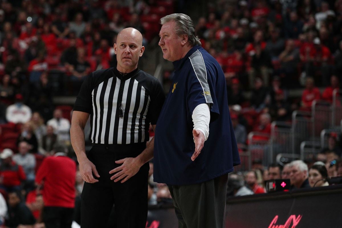 What is WVU's record with Kipp Kissinger refereeing?