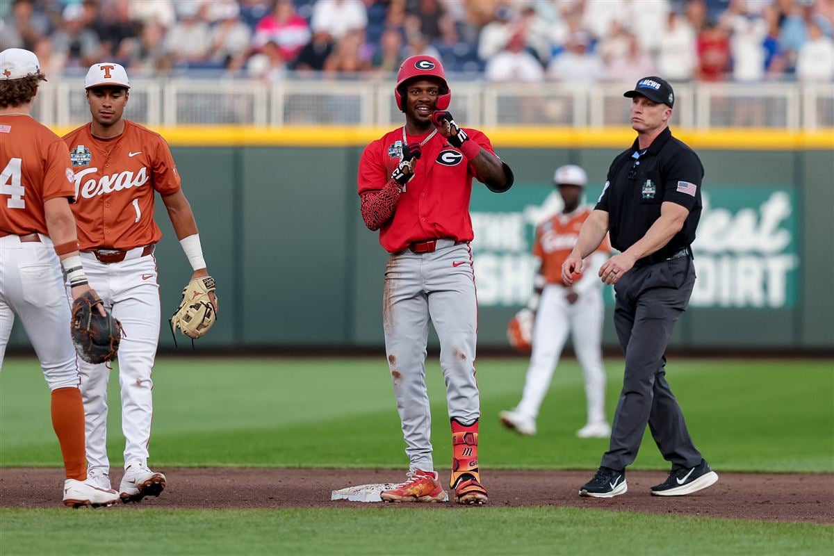 Georgia baseball survives pitching duel with Texas, advances to face Oklahoma in College World Series