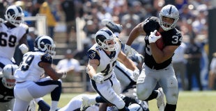 Marshawn Lynch gave Chris Warren pep talk prior to Rams game Marshawn Lynch gave Chris Warren pep talk prior to Rams game