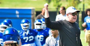 Mark Stoops unhappy with team after first scrimmage Mark Stoops unhappy with team after first scrimmage
