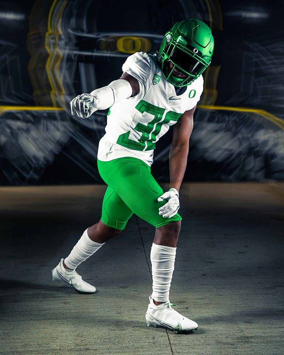 Oregon announces uniforms for Pac-12 title against USC