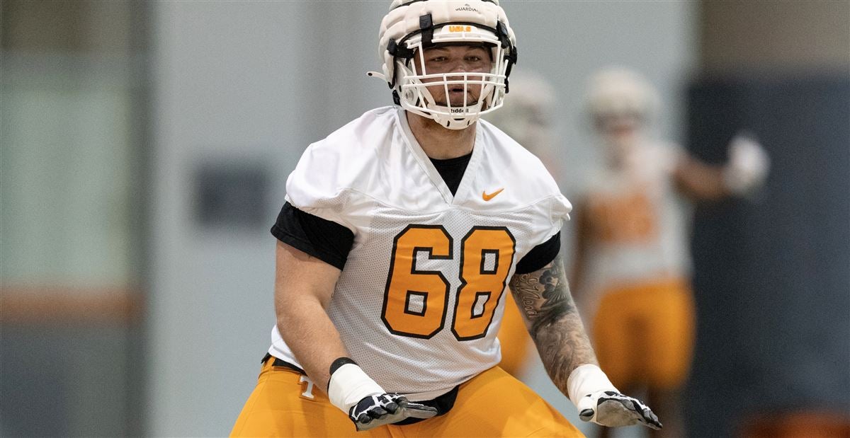 Rocky Top Insider on X: Tennessee offensive tackle Cade Mays declares for  the NFL Draft. Vols will return four of five starting offensive lineman but  lose their top one.  / X