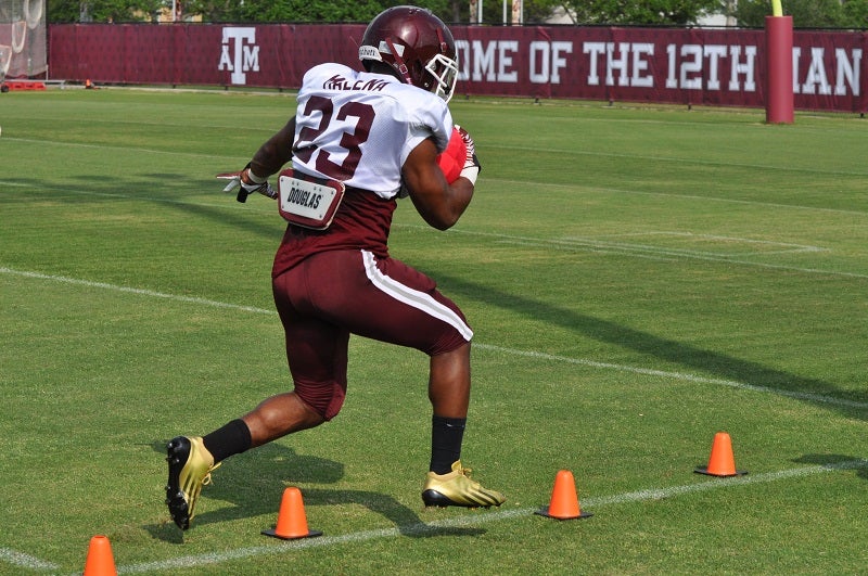 Dallas Cowboys work out three RBs, sign two, including Texas A&M, Cedar  Hill product Ben Malena