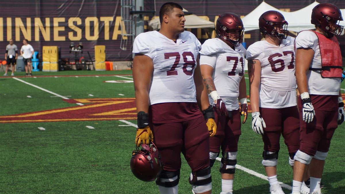 College Football: Daniel Faalele, Minnesota Gophers