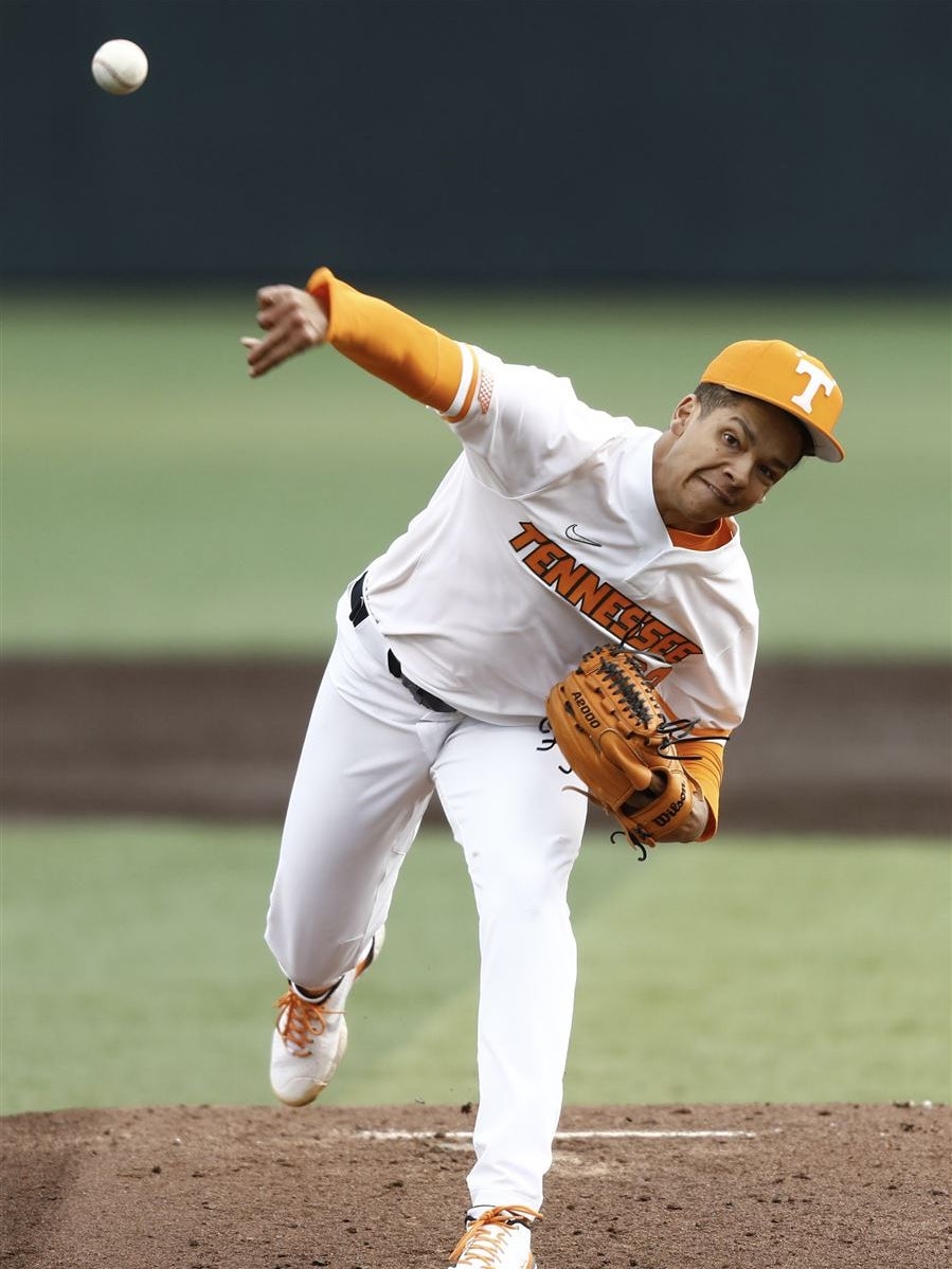 Touted Burns dazzles in Tennessee debut