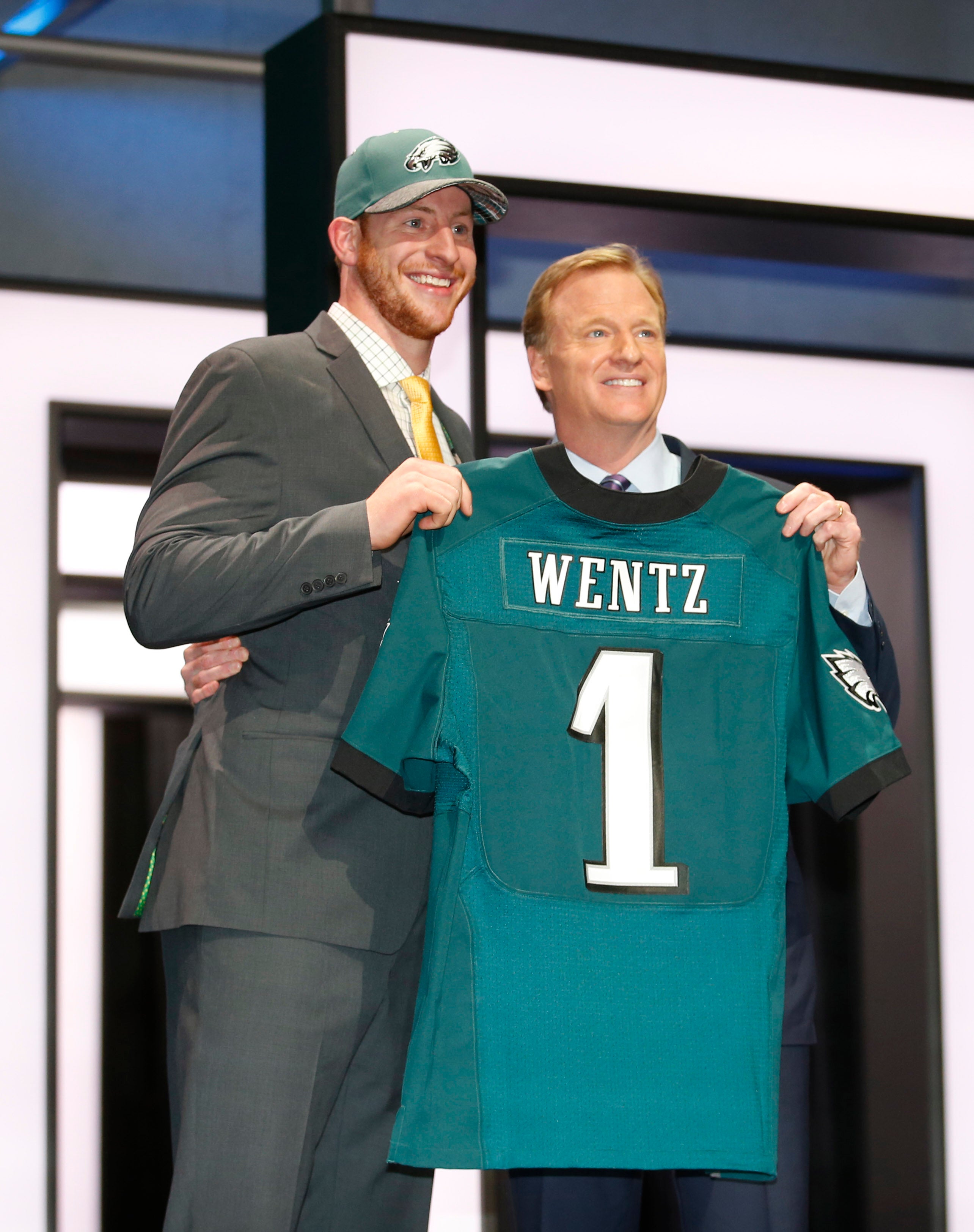 Carson Wentz reflects on 'whirlwind' career, time in Philly as