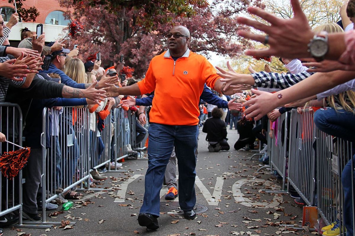 Why Bo Jackson doesn't have time to follow Auburn football
