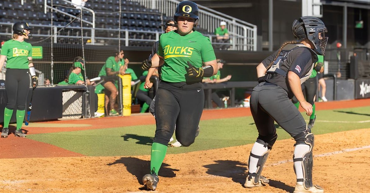 Duck softball drops three of five at the Campbell/Cartier Classic in San Diego
