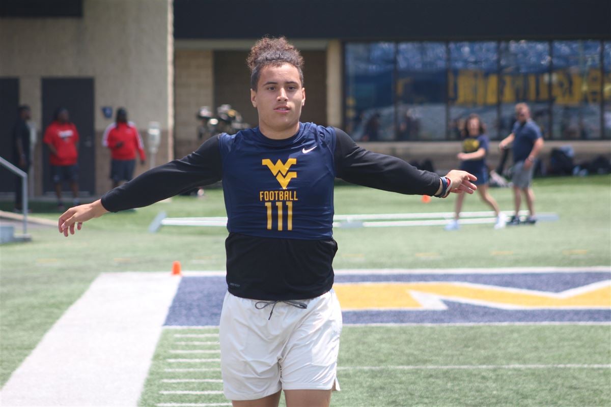 WATCH NFL legacy QB throws at WVU Football camp