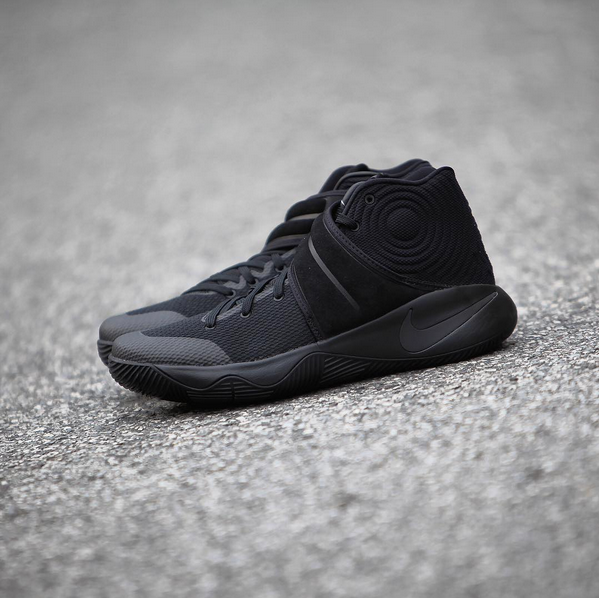 Nike kyrie 2 triple black best sale