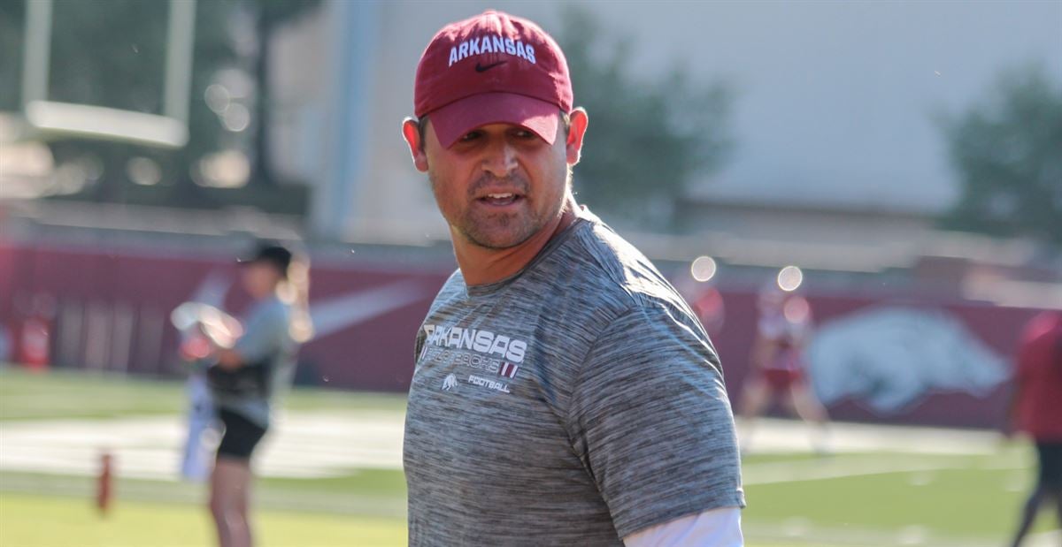 Arkansas LB coach Michael Scherer officially introduced as UNLV defensive coordinator - Vimarsana News