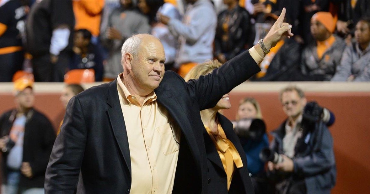 When did peyton manning retire picture