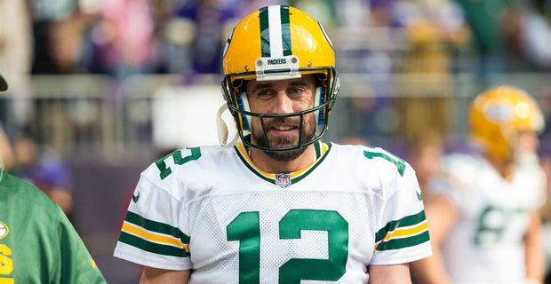 Aaron Rodgers weighs in on protest during national anthem