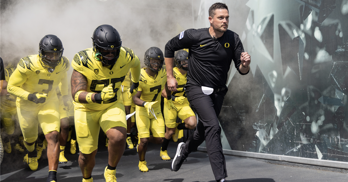 Big Ten preseason media poll: Ohio State, Oregon named leading contenders