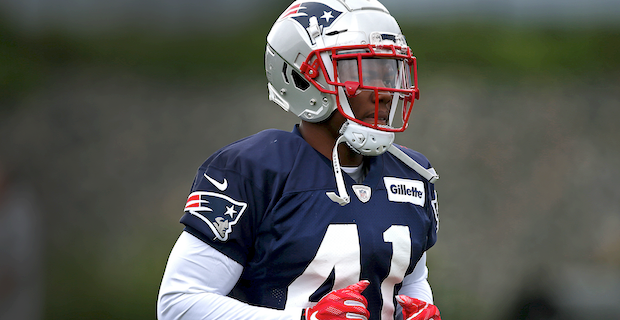 Patriots re-sign Branch to help battered WR corps, Patriots