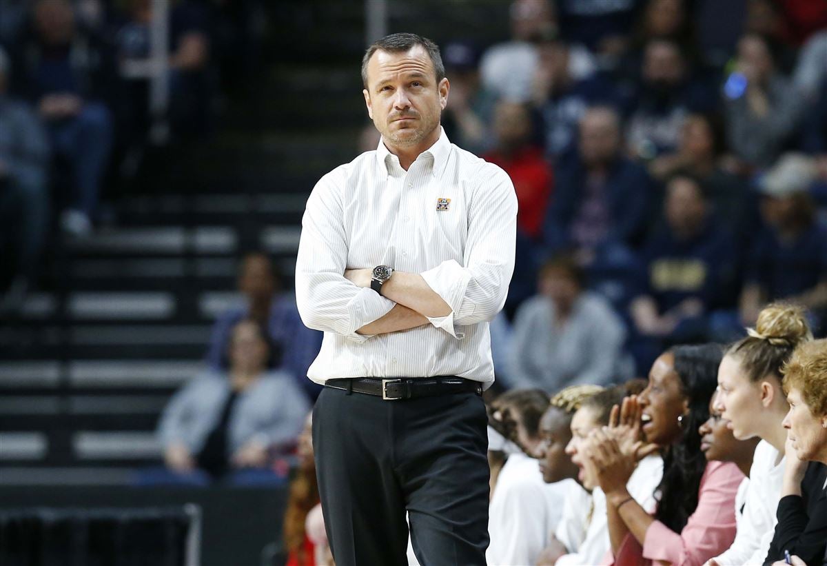 Flipboard: Louisville women's coach Jeff Walz embraces the expectations