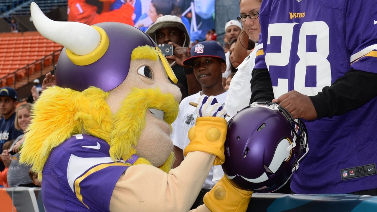 minnesota vikings mascots viktor the viking