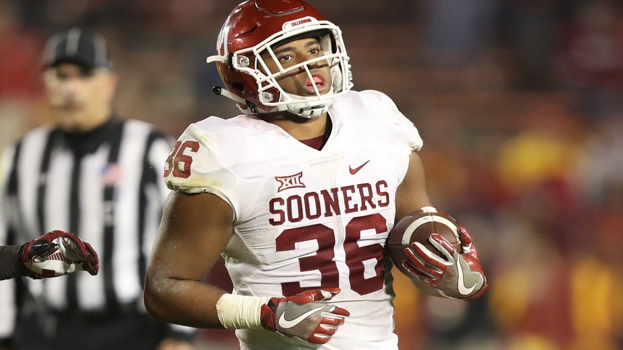 No. 20 Oklahoma vs. Texas: Back at 100 percent, speedy Dede