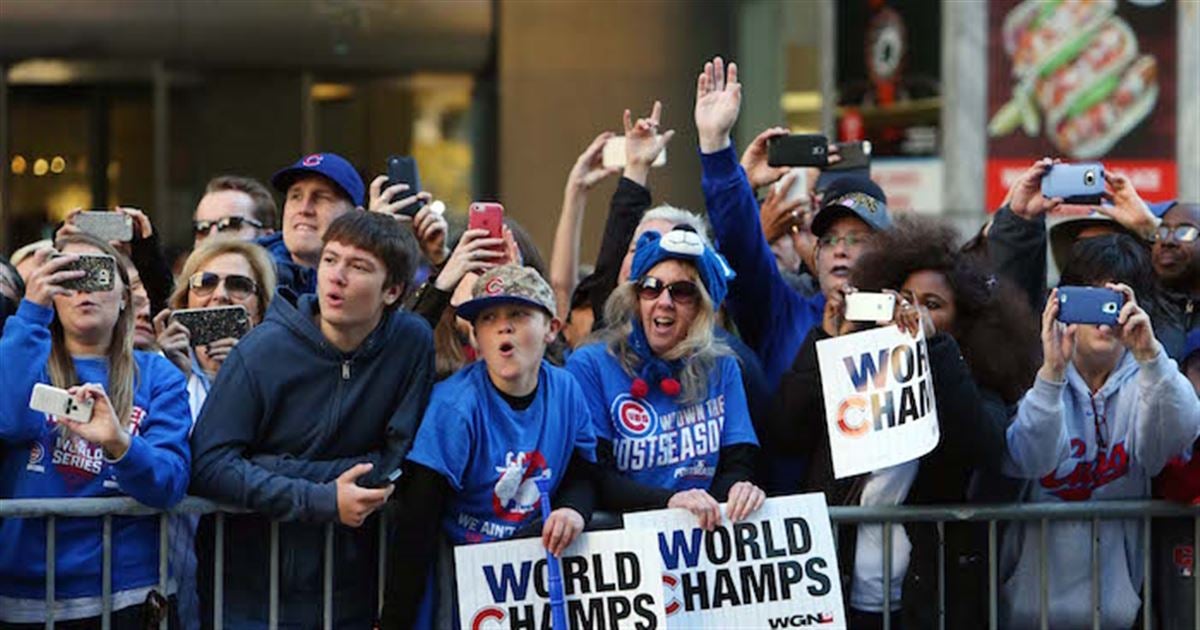 Chicago Blackhawks honor Chicago Cubs as World Series champions