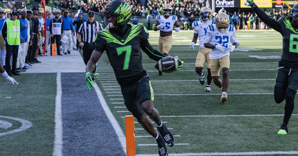 Oregon's wide receiver room looks to be deeper than last week in first availability report before Northwestern