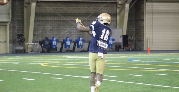 Notre Dame wide receiver Torii Hunter Jr. (16) looks for room to run in  fourth quarter of an NCAA football game. Sunday, September 4, 2016 in  Austin, Tex. Texas won 50-47 in