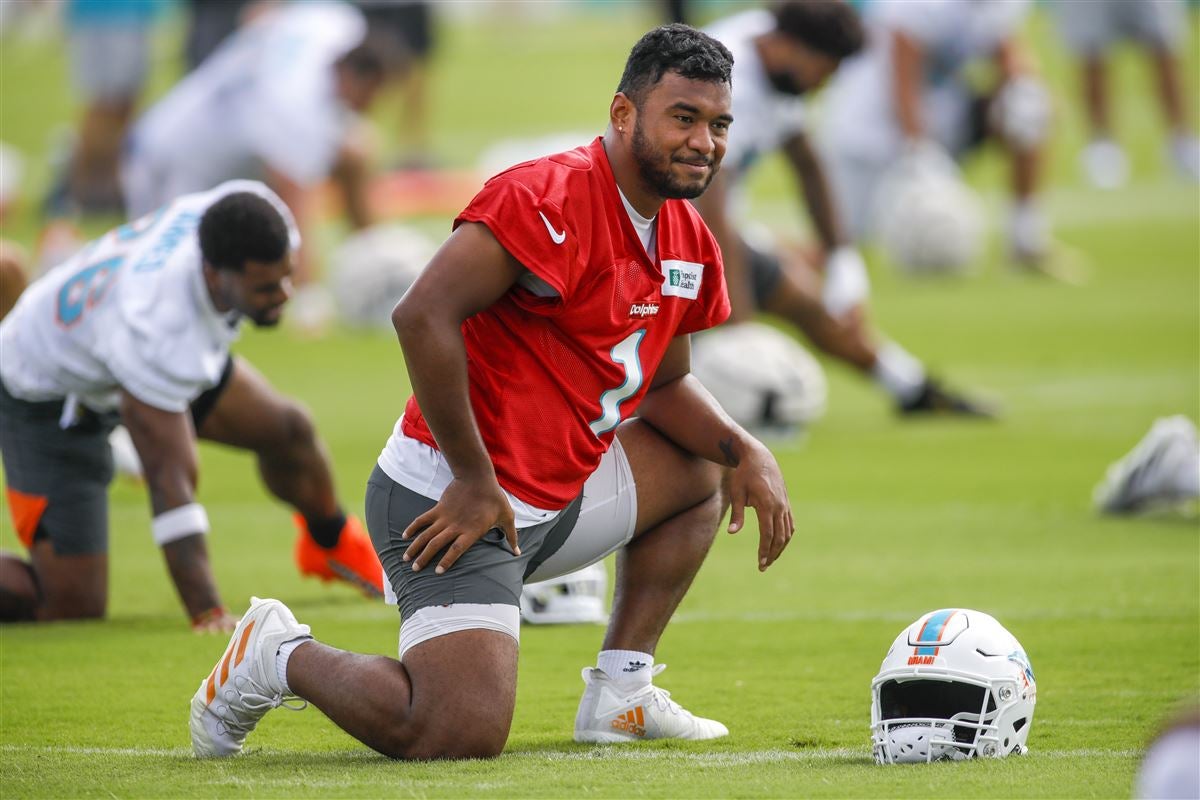 Tua Tagovailoa picked apart in fourth quarter as Dolphins lose fourth  straight - The Boston Globe