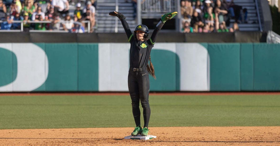 No. 6 Oregon softball bounces back with demolition of No. 5 UCLA to take Big Ten lead 