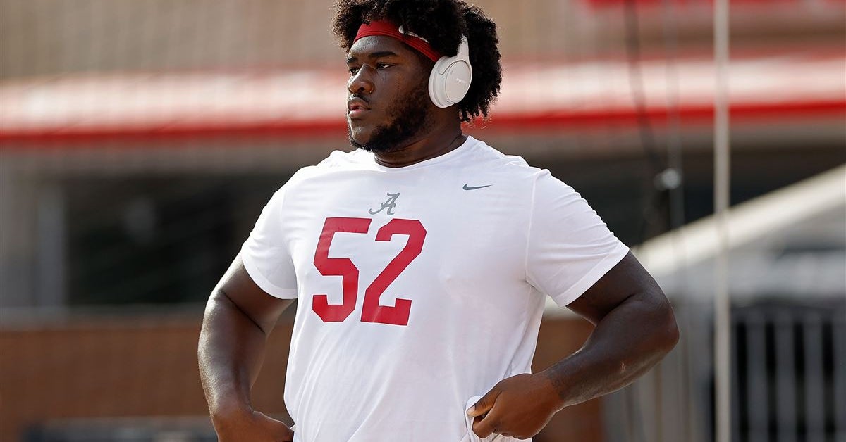 Alabama guard Tyler Booker declares for 2025 NFL draft