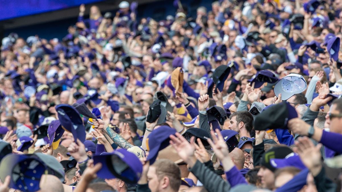 Fans Invited To Attend UW Football Spring Practices