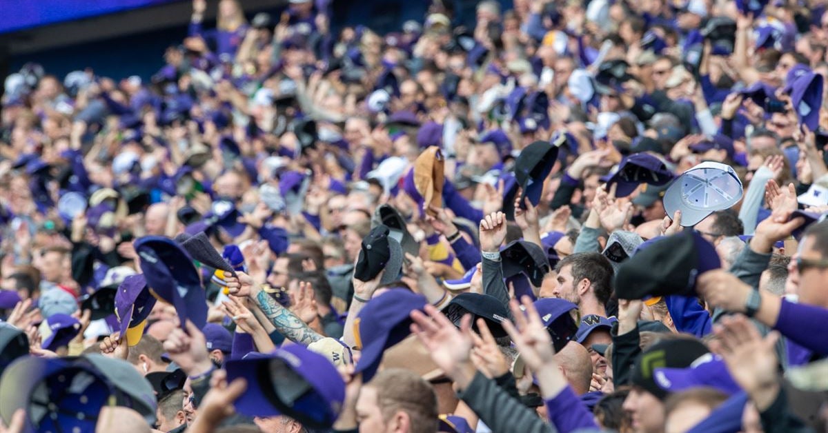Fans Invited To Attend UW Football Spring Practices