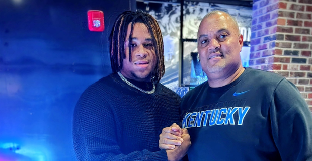 4-star DL commits to Kentucky following visit
