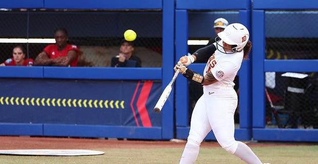 The Insider: Going behind the scenes of Texas softball in a national ...