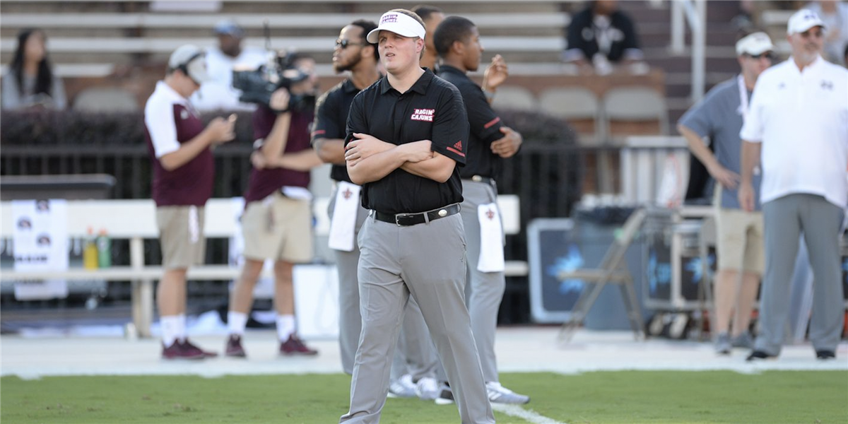 Newly-hired ILB coach Austin Armstrong leaving for Florida DC job