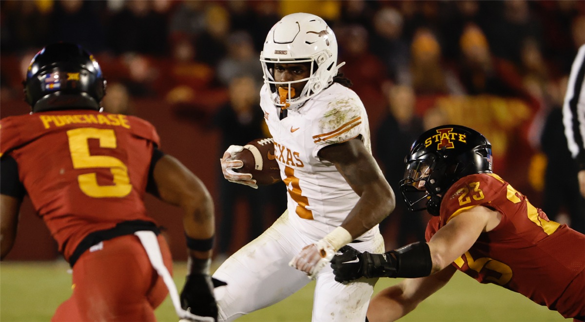 Texas' Steve Sarkisian credits RB CJ Baxter for stepping up without