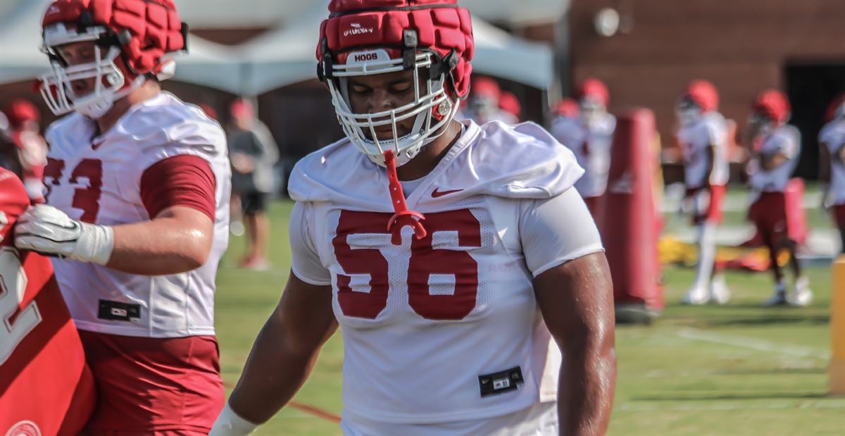 Amaury Wiggins provides key presence for Arkansas O-Line