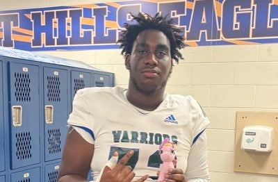 Justin Frye stops in to see huge O-tackle who has Ohio State high on his list - Vimarsana News