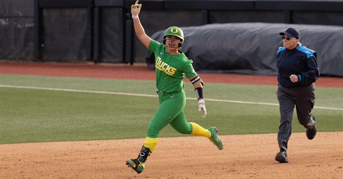 Oregon bats come alive as Ducks plate 22 in win over Abilene Christian 