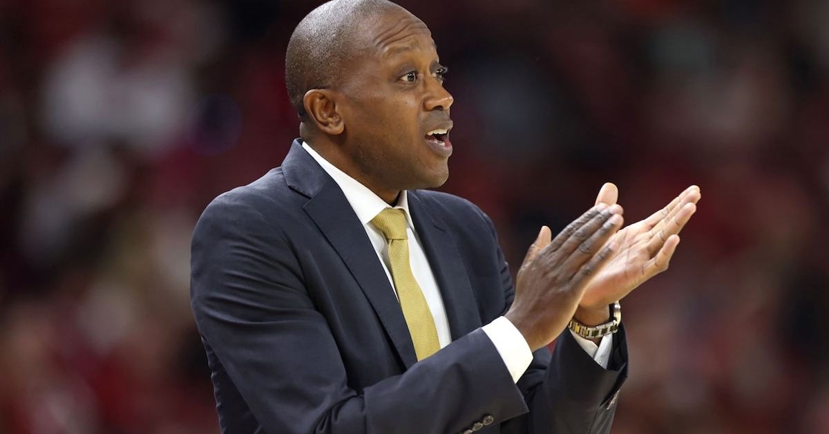 Mizzou basketball schedules neutral site matchup with Nebraska