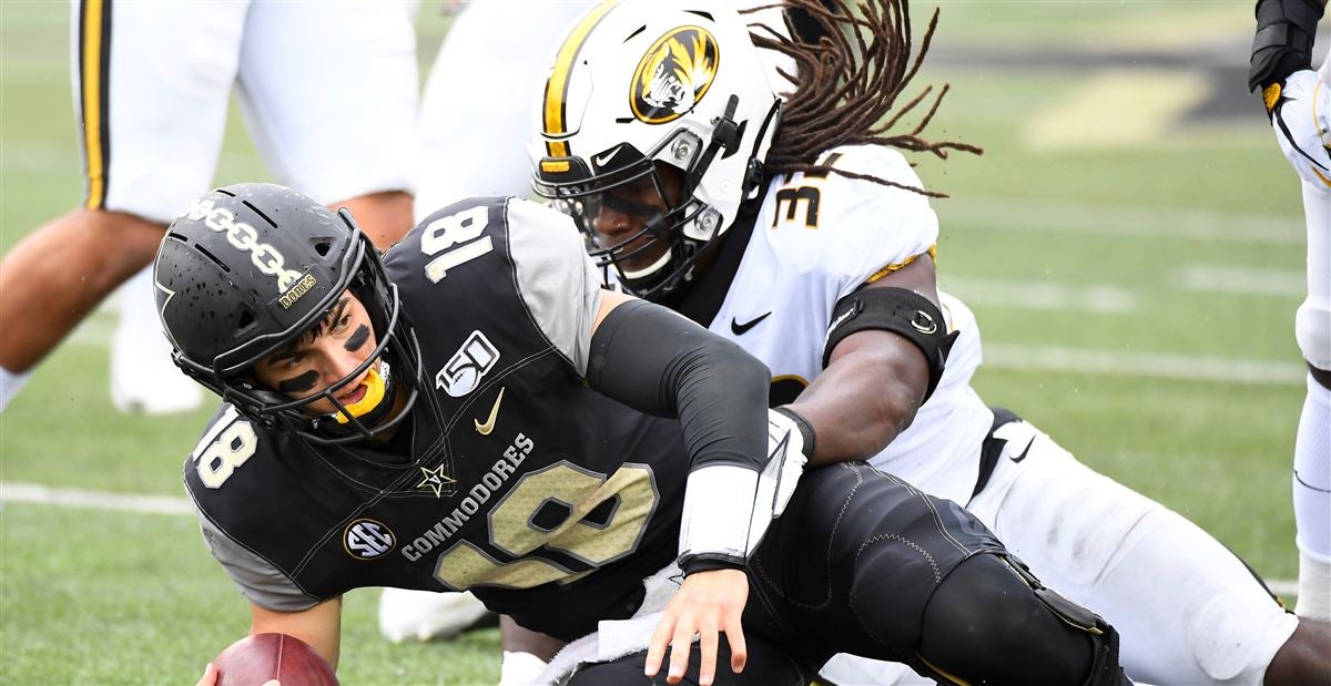 טוויטר \ PFF College בטוויטר: LB Nick Bolton paced Missouri with a 91.4  overall grade and 54 defensive stops 